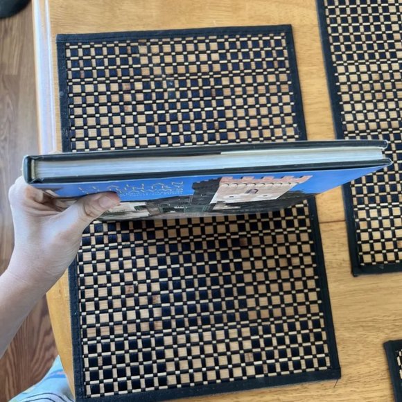 Italian Country Hideaways: Vacationing in Tuscany and Umbria's Most by Hurst - Picture 5 of 13